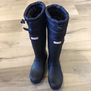 Size 8 hunter boots new only worn once.